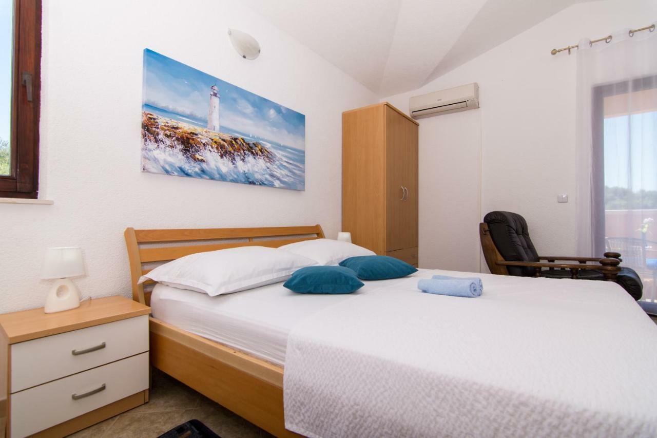 apartmani buzuk Trogir Exterior foto