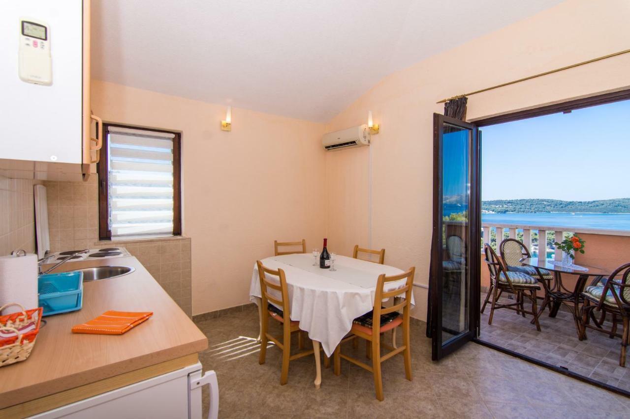 apartmani buzuk Trogir Exterior foto